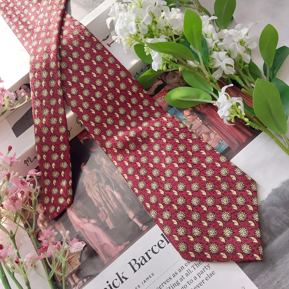 리버티 실크 레드 태양&달 패턴 넥타이 9.4cm A+등급 K1843
 상품이미지4