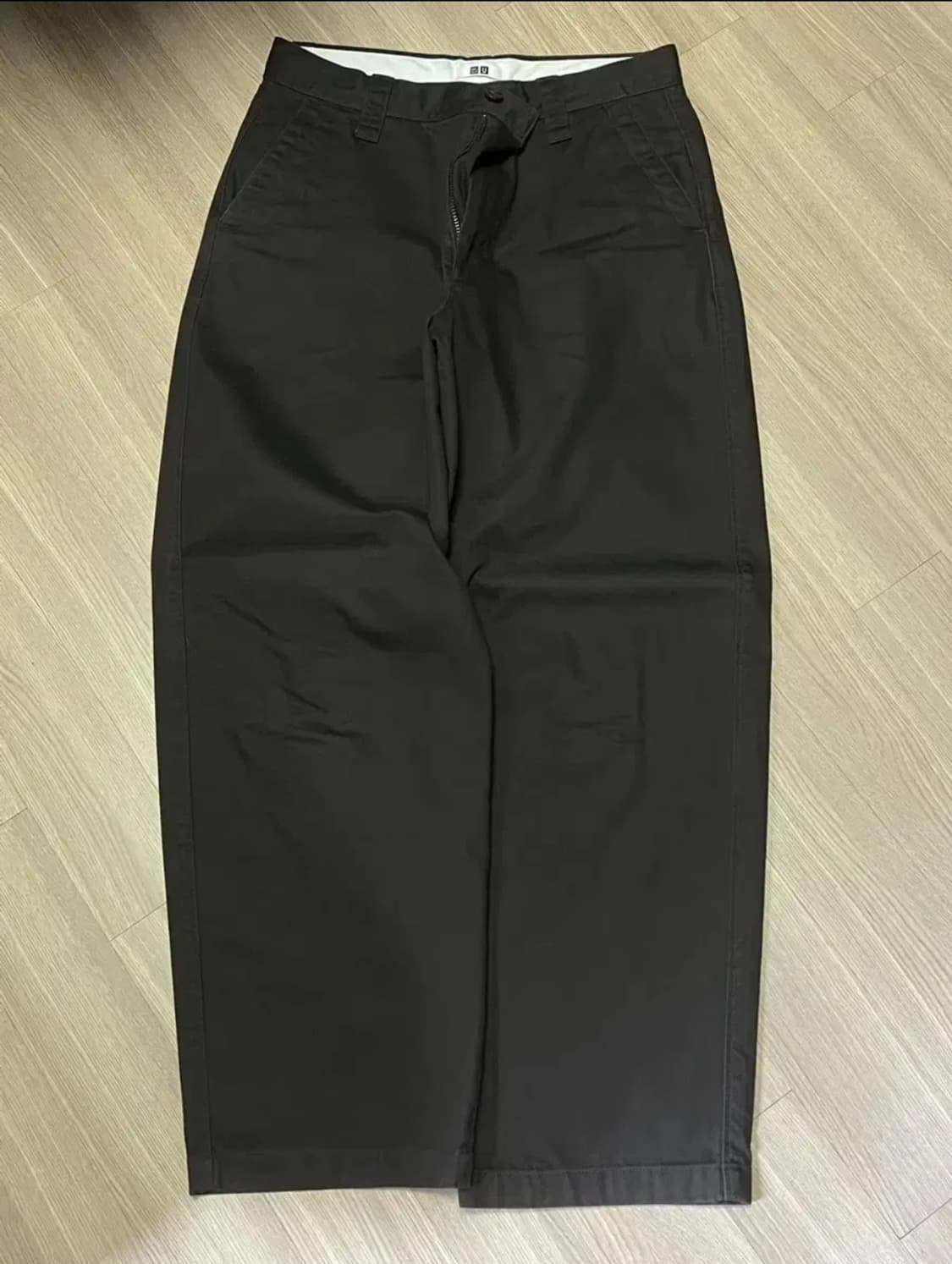 유니클로 와이드핏 치노팬츠 다크브라운 79 상품이미지3