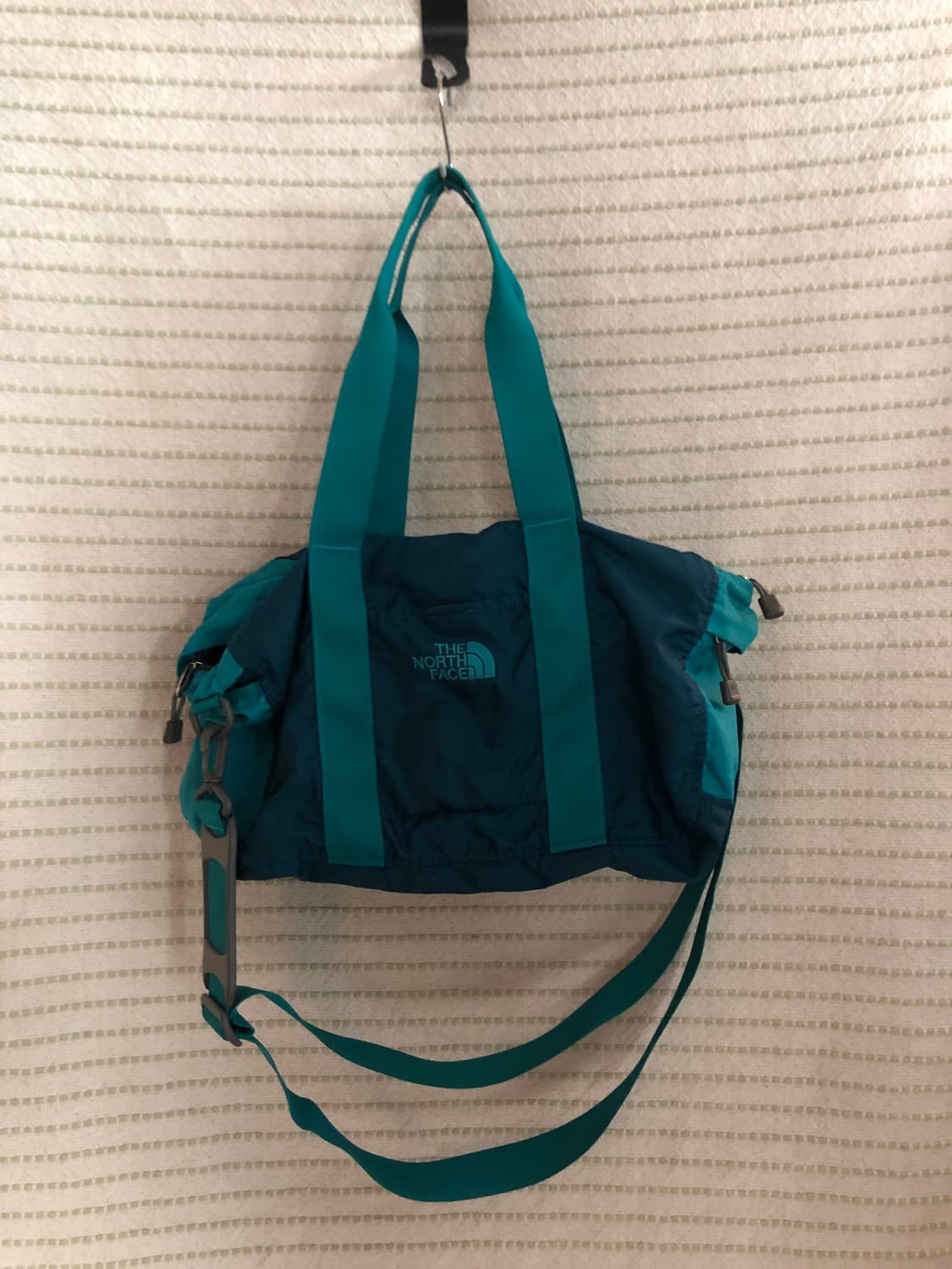 노스페이스 에메랄드 컬러 러닝백 숄더백 헬스백 상품이미지1