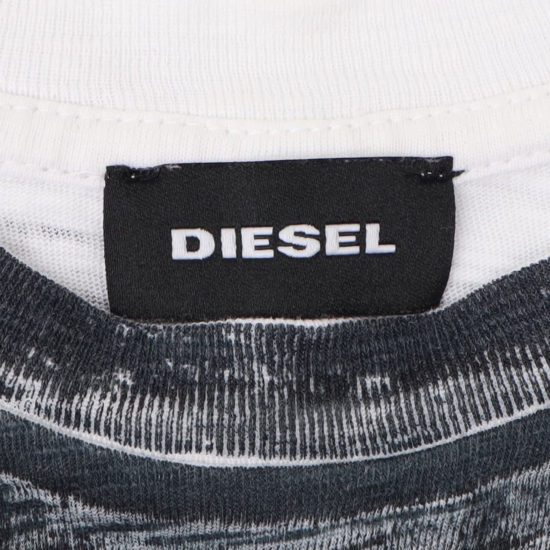 디젤 드로잉 프리즈너 스트라이프 하프 티셔츠 상품이미지8