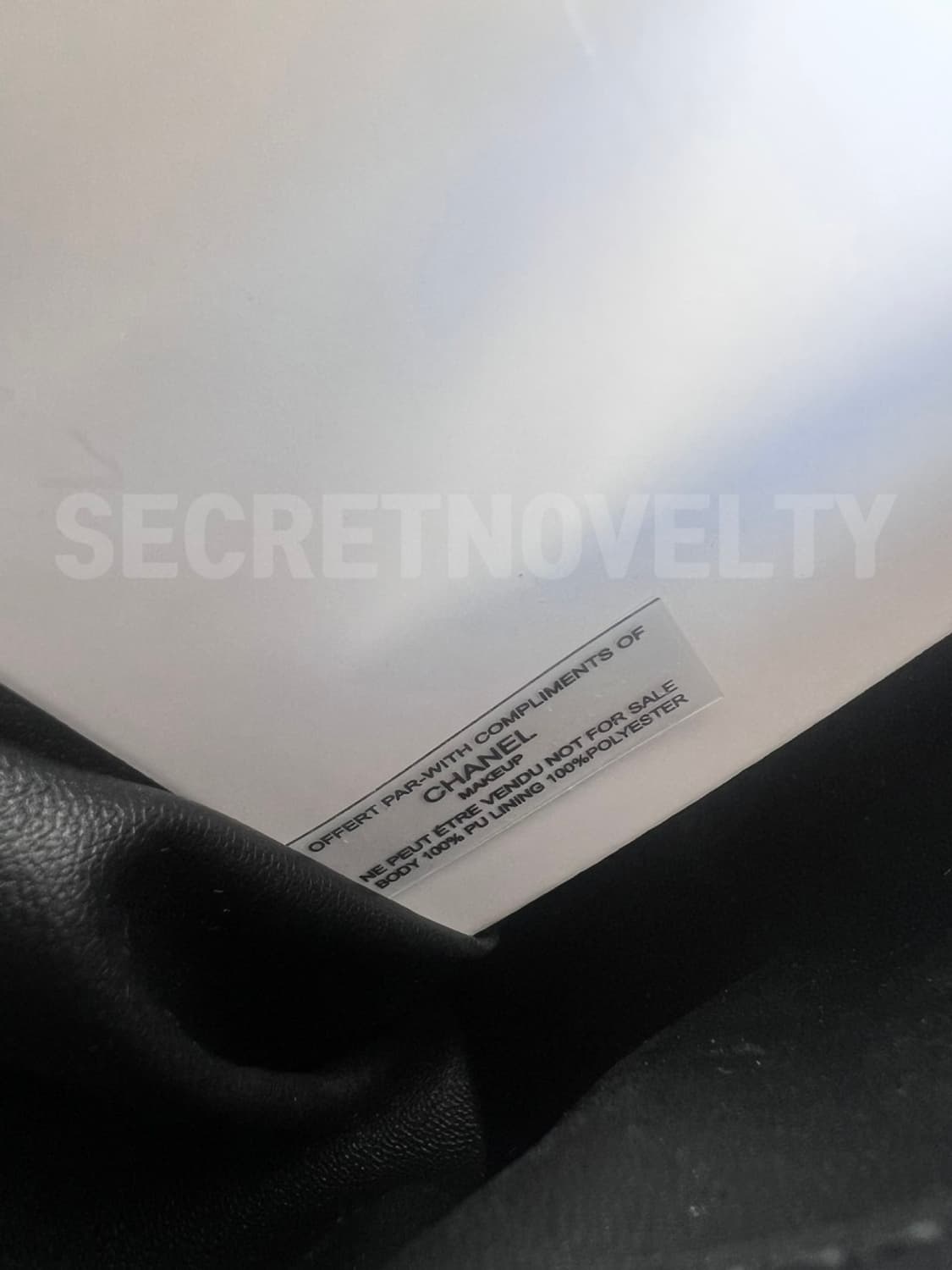 샤넬VIP 기프트 노벨티 골든볼 크로스백 한정판 샤넬뷰티가방 상품이미지5