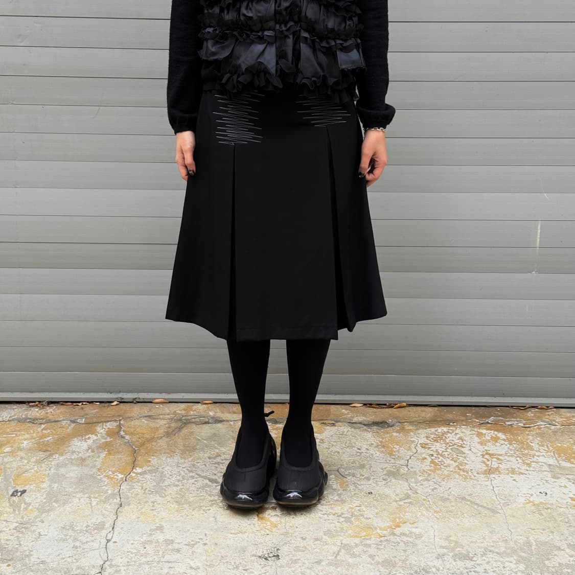Stitch Pleated Black Skirt 상품이미지7