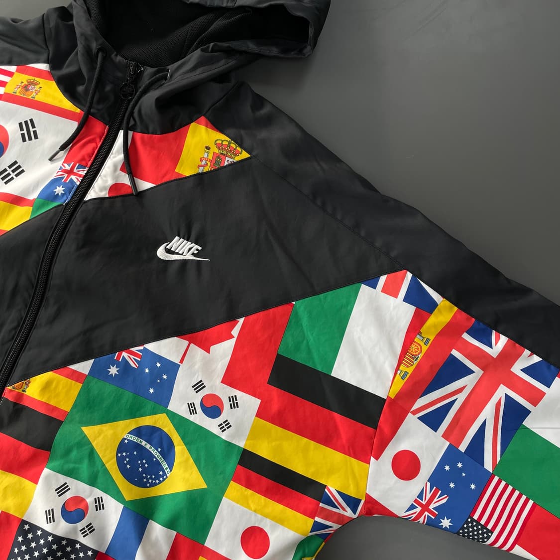 [L] 나이키 월드플래그 다국기 나일론 바람막이 자켓 상품이미지3