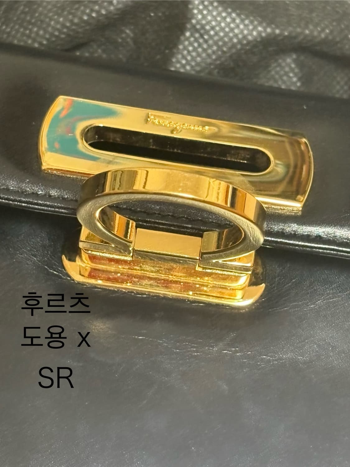 페라가모 켈리백 판매합니다:)  상품이미지5
