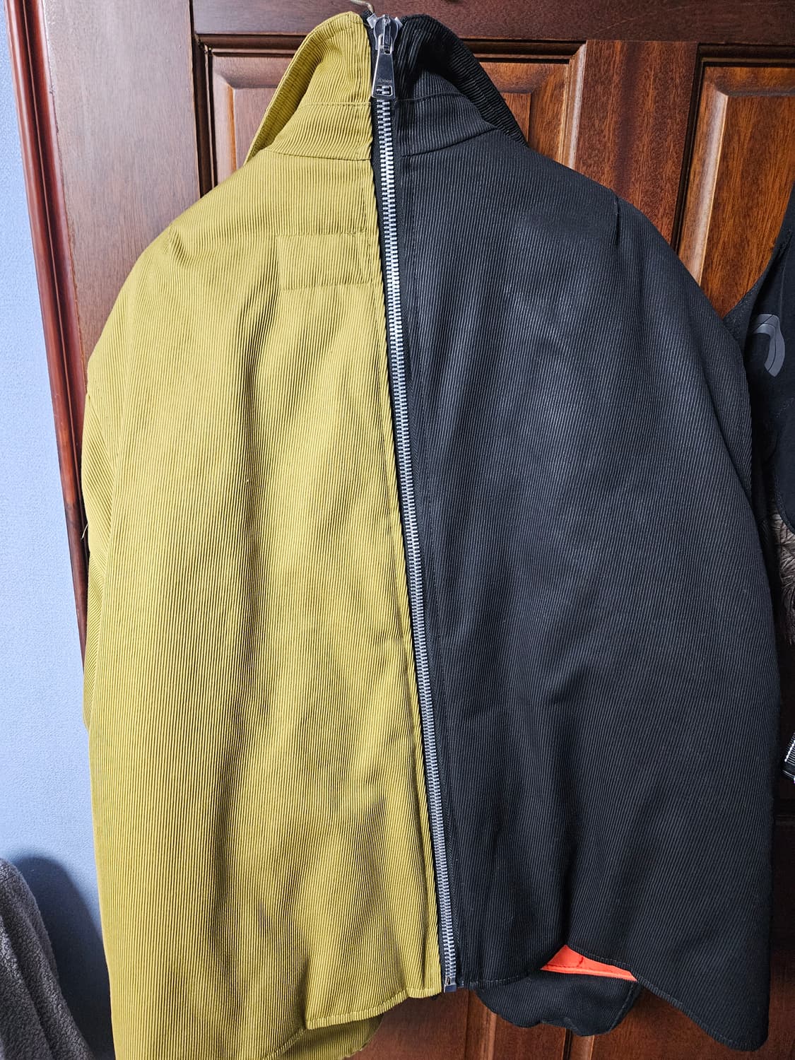 (di)vision 블랙/옐로우 봄버 자켓 상품이미지2