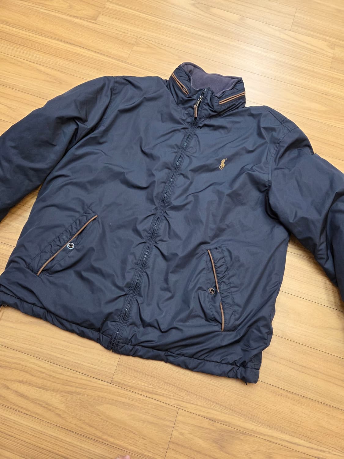 랄프로렌 네이비 자켓 L사이즈 판매합니다. 톤 다운된 네이비 색상이라서  상품이미지1