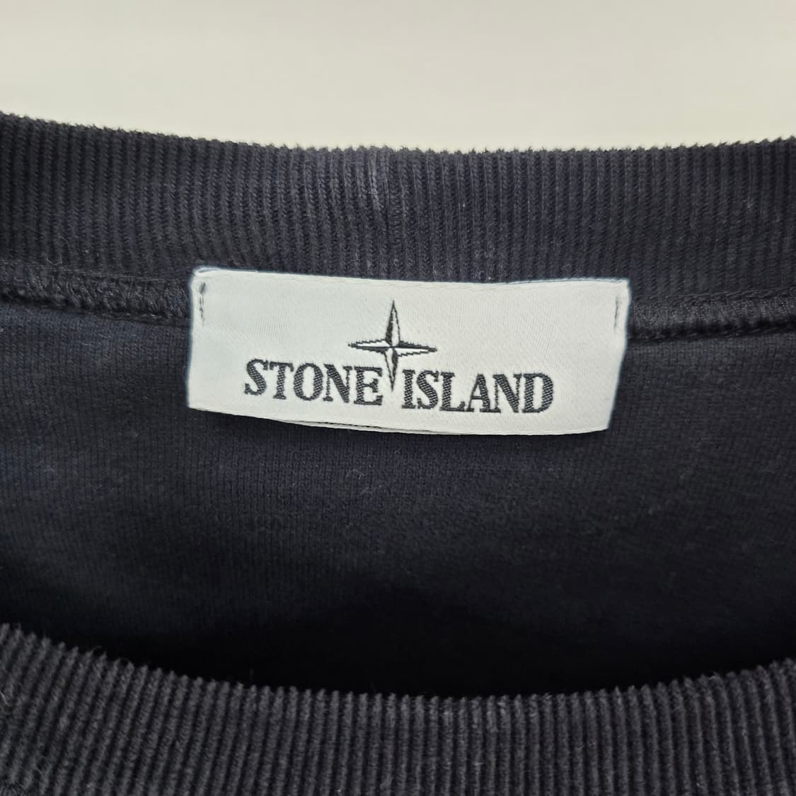 스톤아일랜드 맨투맨 블랙 L사이즈 100 판매 상품이미지2