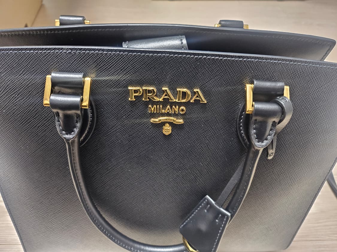 프라다 사피아노 블랙 토트백 + 스트랩 상품이미지9