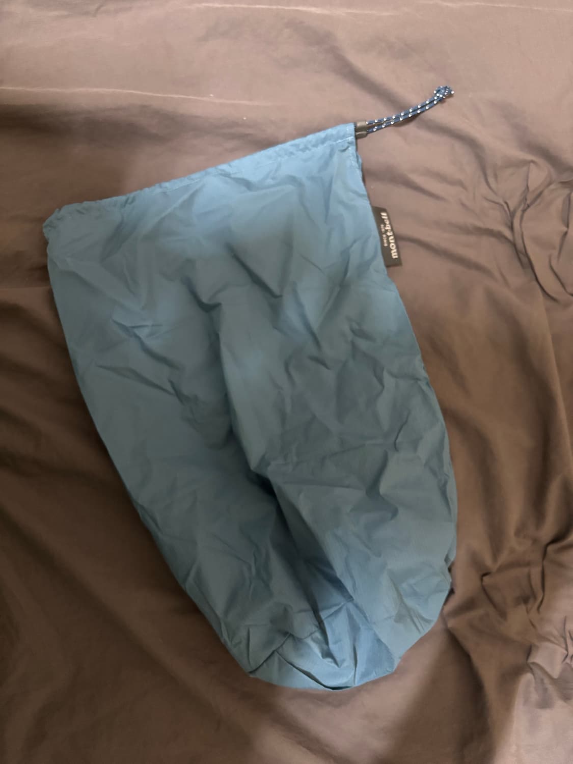 몽벨 경량패딩 L사이즈 팝니다. 상품이미지5