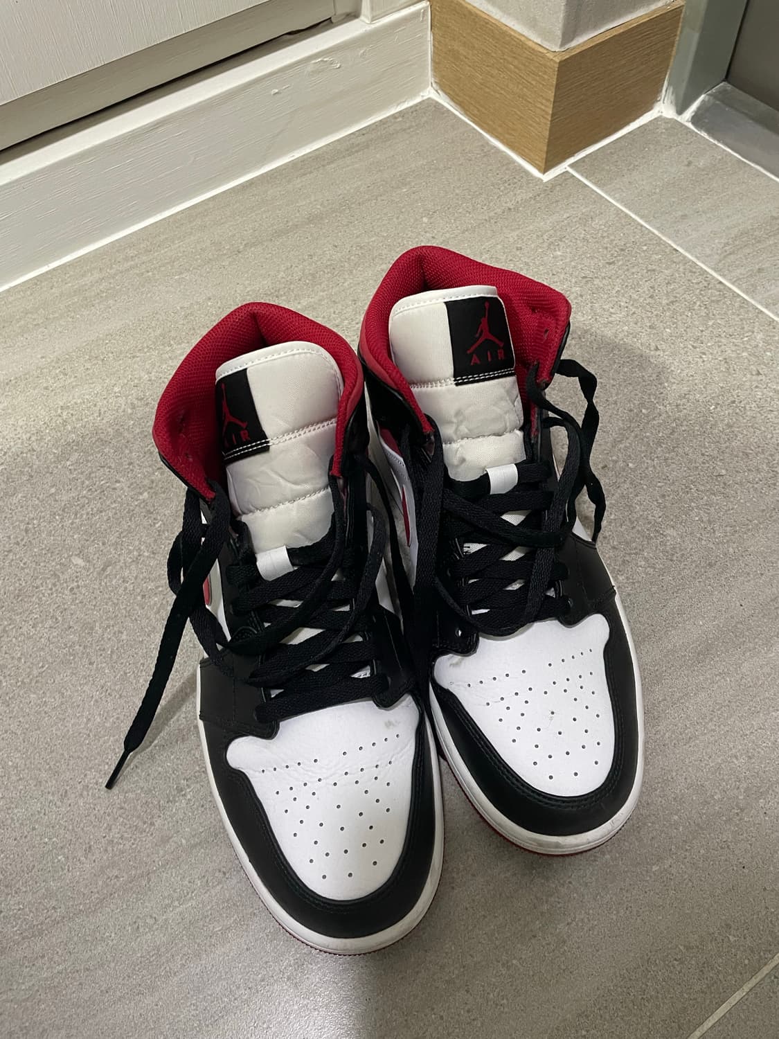 조던1 미드 짐레드 블랙 화이트 상품이미지6