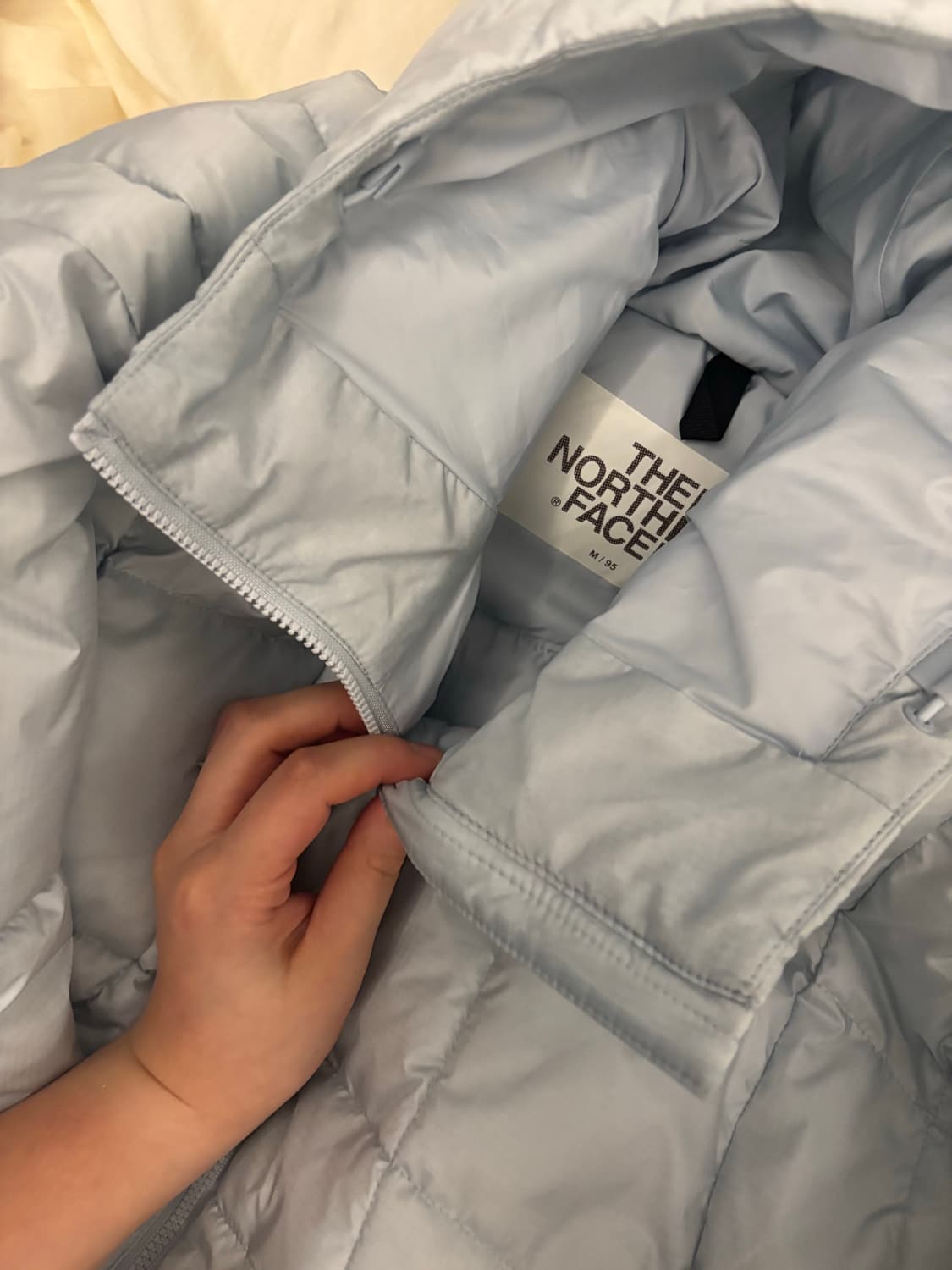 노스페이스 온볼 경량패딩 m 상품이미지4