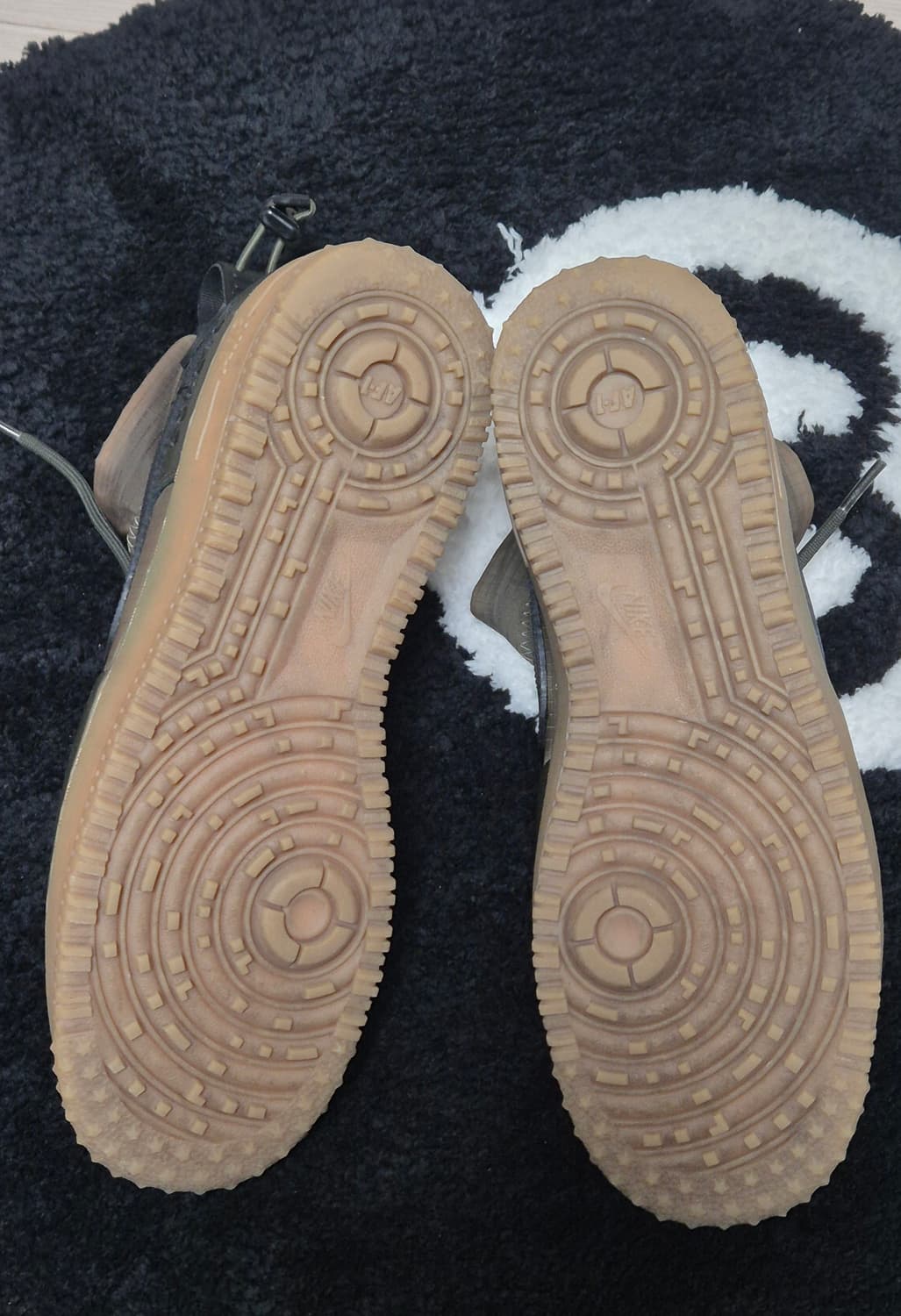 나이키 에어포스 1 하이 윈터 고어텍스 올리브 상품이미지2