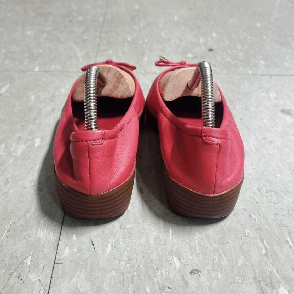 핏플랍 슈퍼컴포트 소가죽 슈즈 단화 다홍 (240/EU37) 상태좋음 상품이미지5
