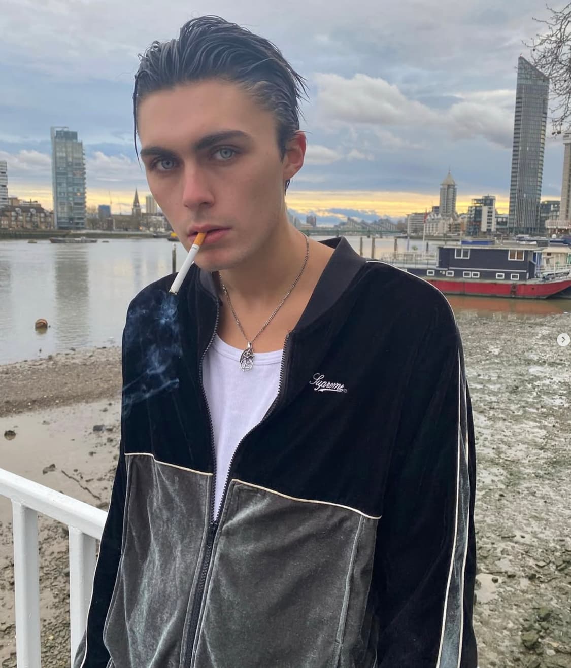 슈프림 벨루어 자켓 L 사이즈 상품이미지1