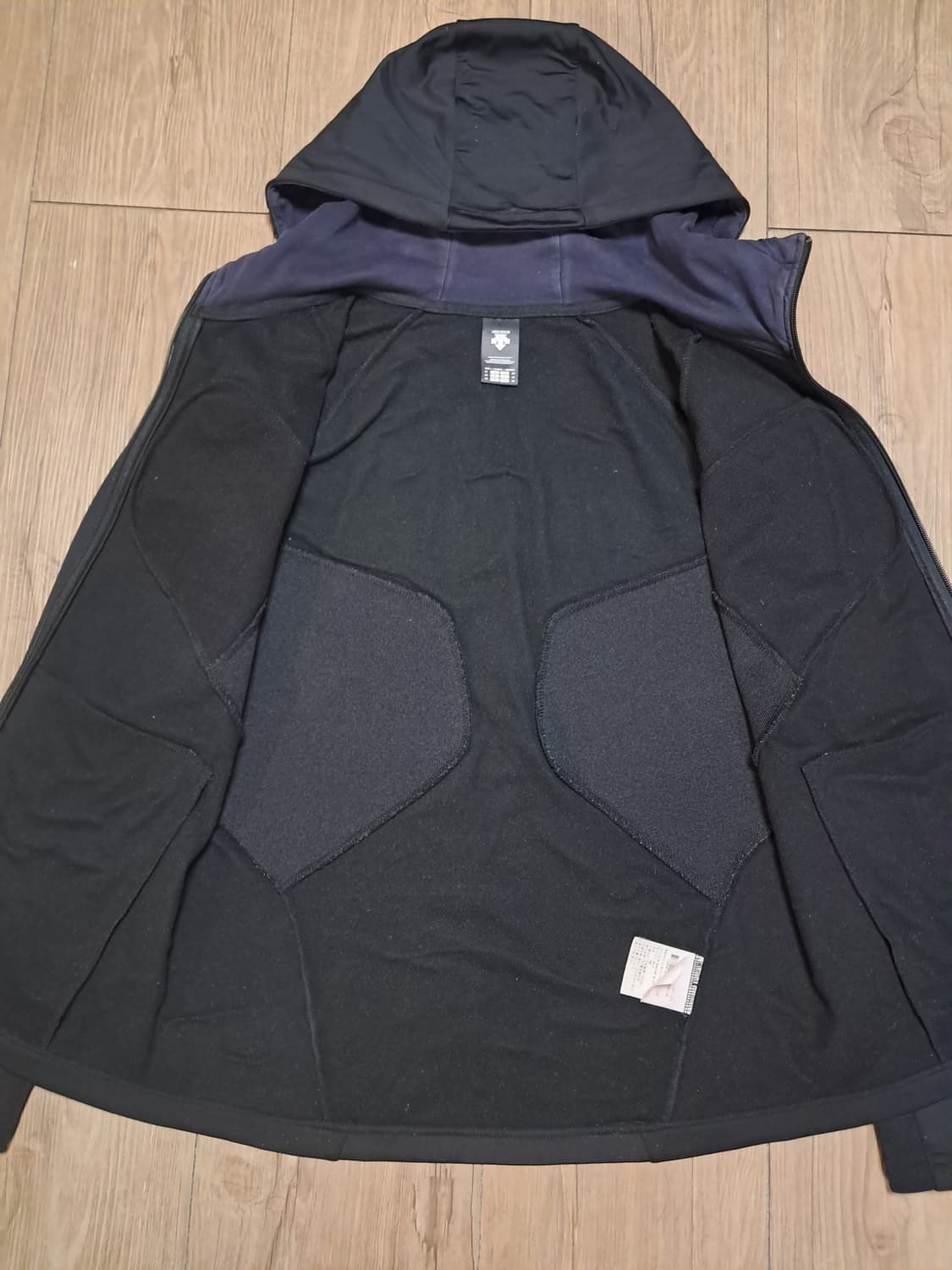 데상트 런닝 후드집업 M 상품이미지7