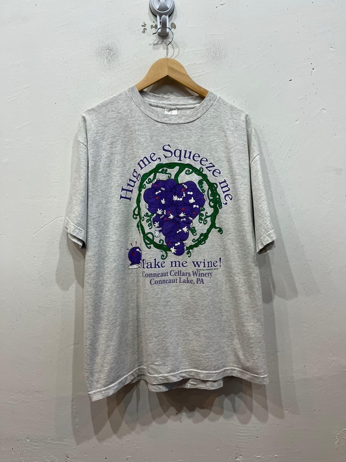 90s hug me squeeze me Tee Made in USA 상품이미지1
