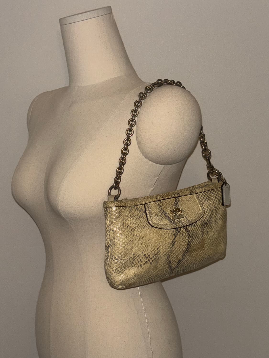 Coach vintage leather shoulder bag 상품이미지3