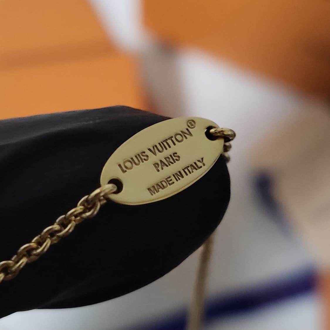 [새상품급/풀구성] 루이비통 에센셜 V 목걸이  상품이미지6