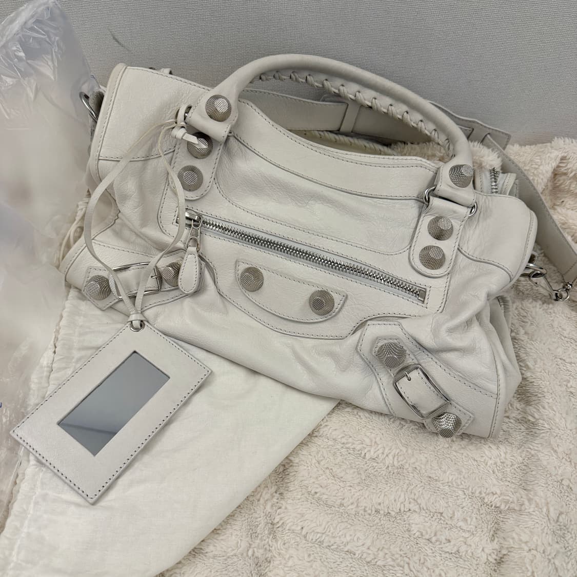 발렌시아가 자이언트 시티백 모터백 미디엄 화이트 상품이미지2