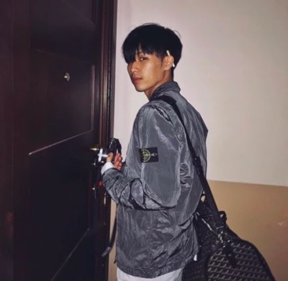 [명작] 스톤아일랜드 18SS 나일론메탈 오버셔츠 라벤더 M 상품이미지5