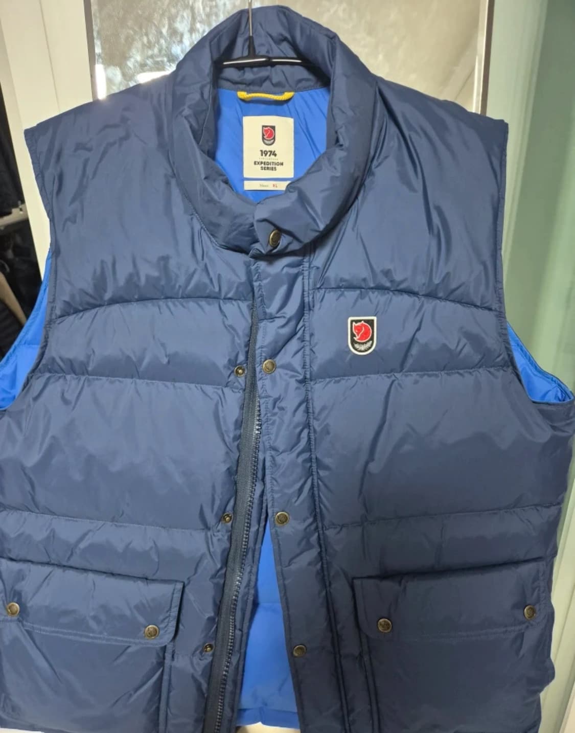 피엘라벤 패딩 조끼 XL사이즈 판매합니다. 네이비 색상이고, 가슴팍에 있 상품이미지1