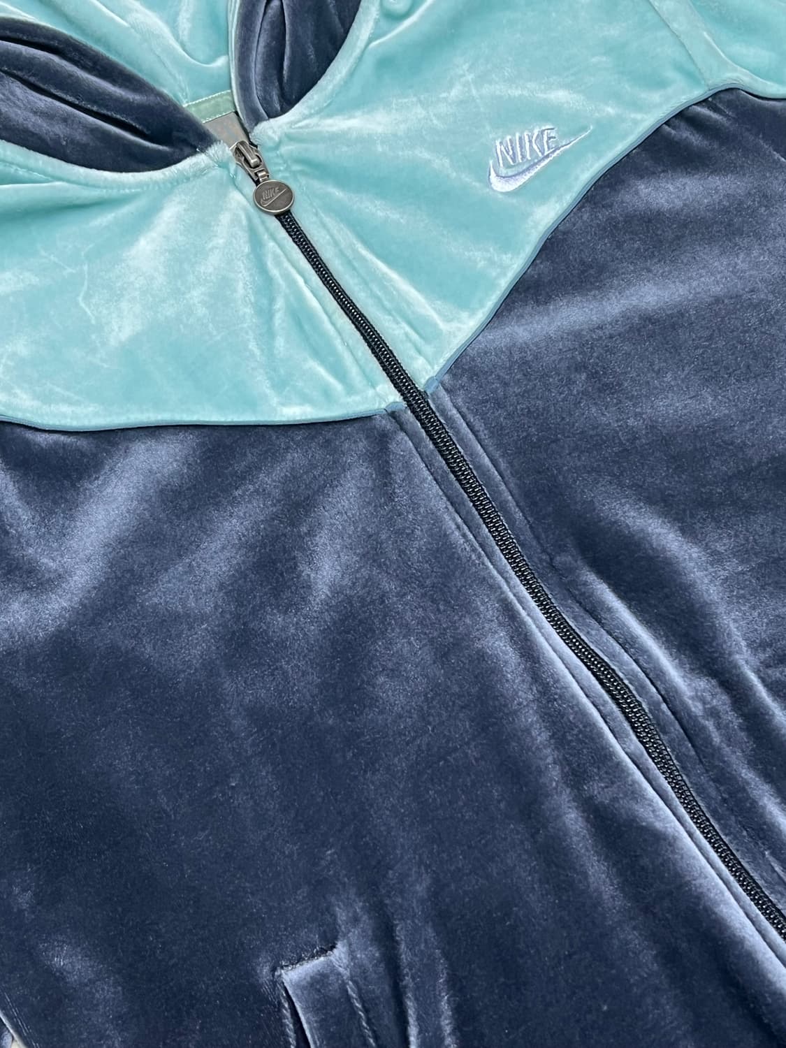 나이키 벨벳 후드집업 상품이미지2