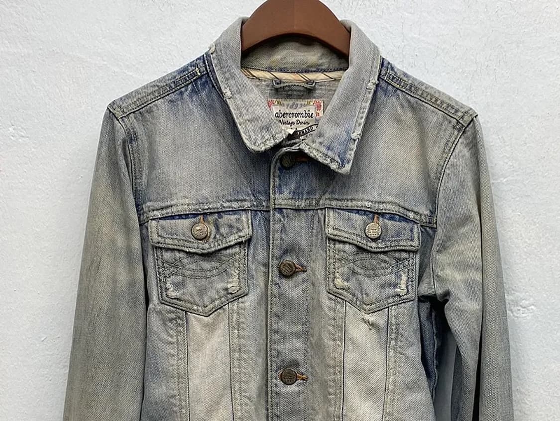 Abercrombie & Fitch washed denim jacket 상품이미지3