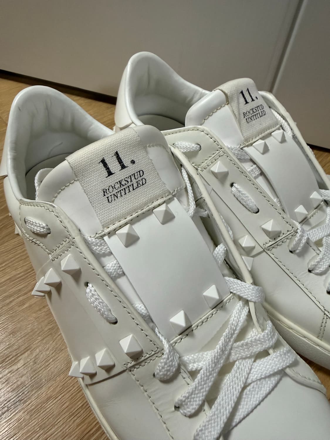 발렌티노 락스터드 언타이틀드 스니커즈 41 상품이미지4