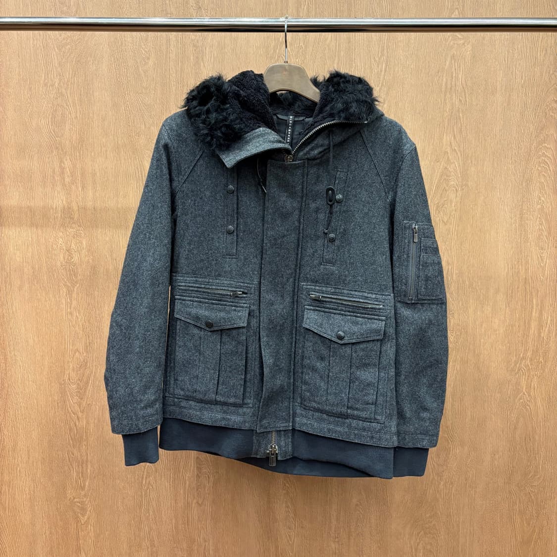 닐 바렛 울 블렌드 캐주얼 자켓 후드 안감 퍼 혼합 포켓 디테일 차콜 상품이미지2