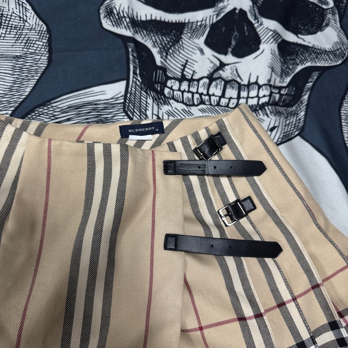 한글택)버버리 치마 스커트 정품 10A사이즈 상품이미지3