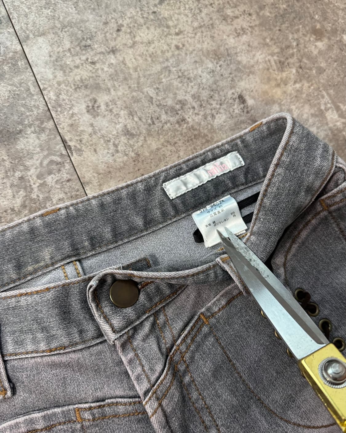 아일렛 디테일 핑크 워싱 부츠 컷 데님 상품이미지3