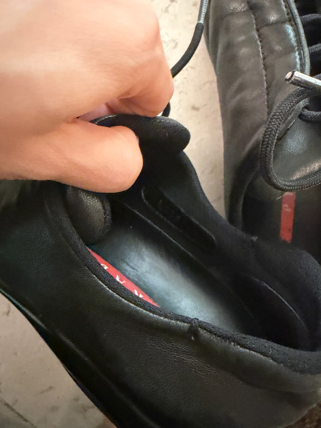 프라다 스포츠 240 팝니다 상품이미지3