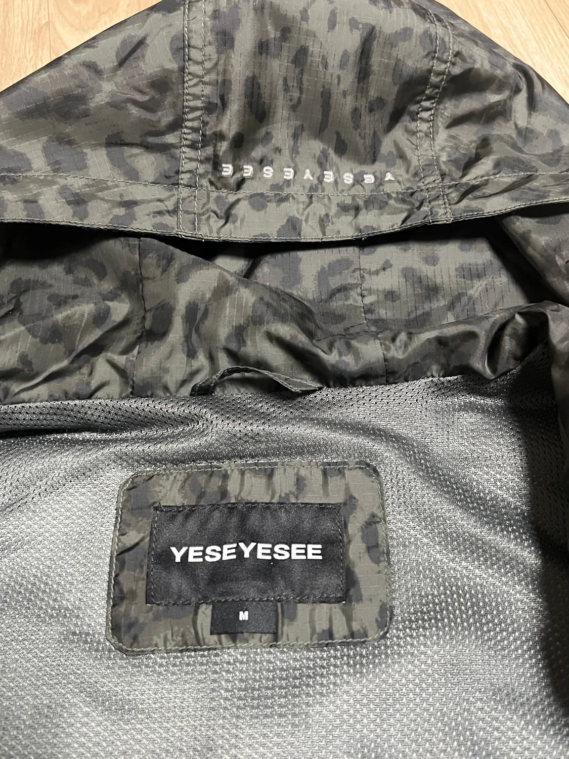 예스아이씨 레오파드 바람막이 M 상품이미지3