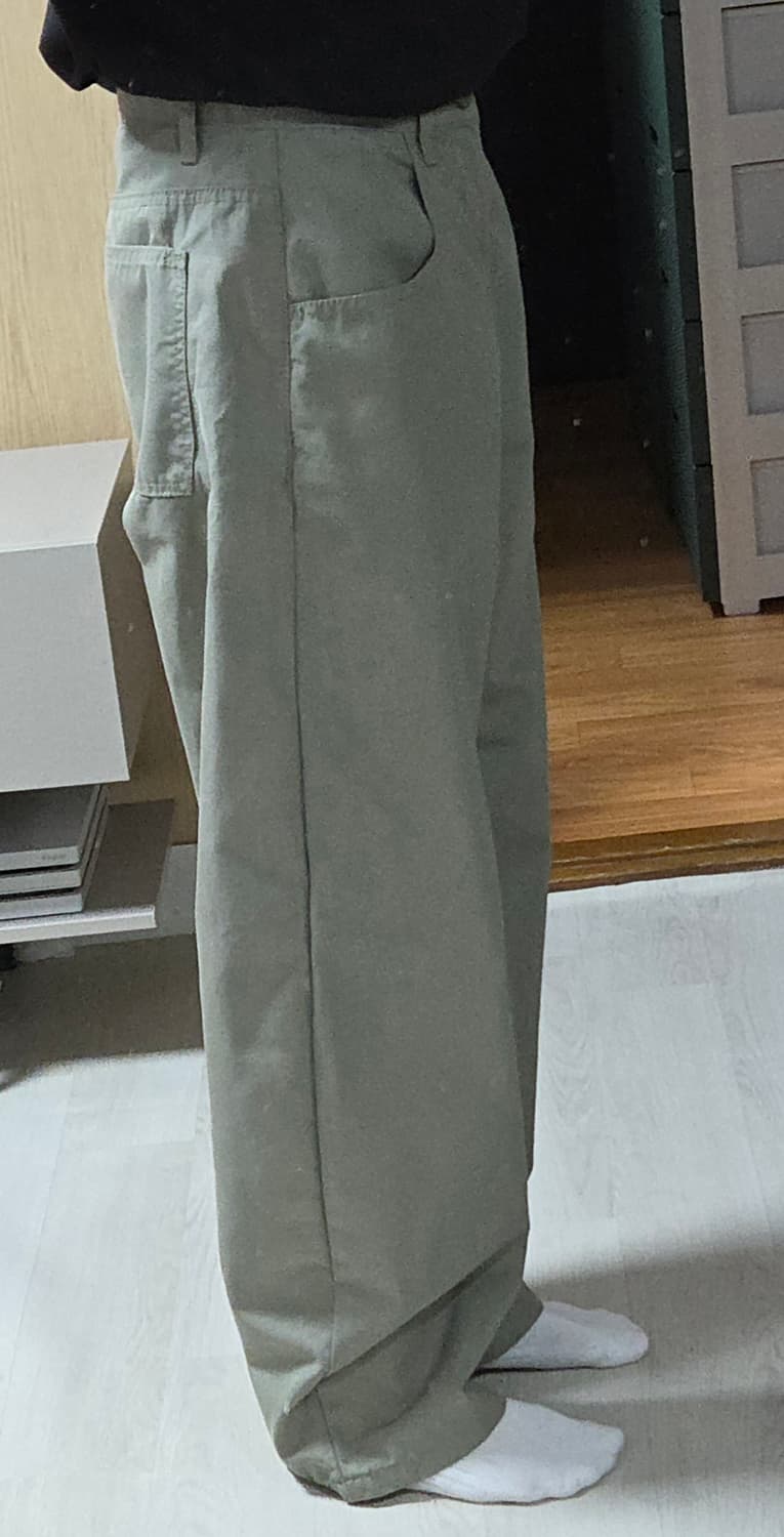 (착샷) 밀로 아카이브 리플렉트 커브드 치노 팬츠 상품이미지9