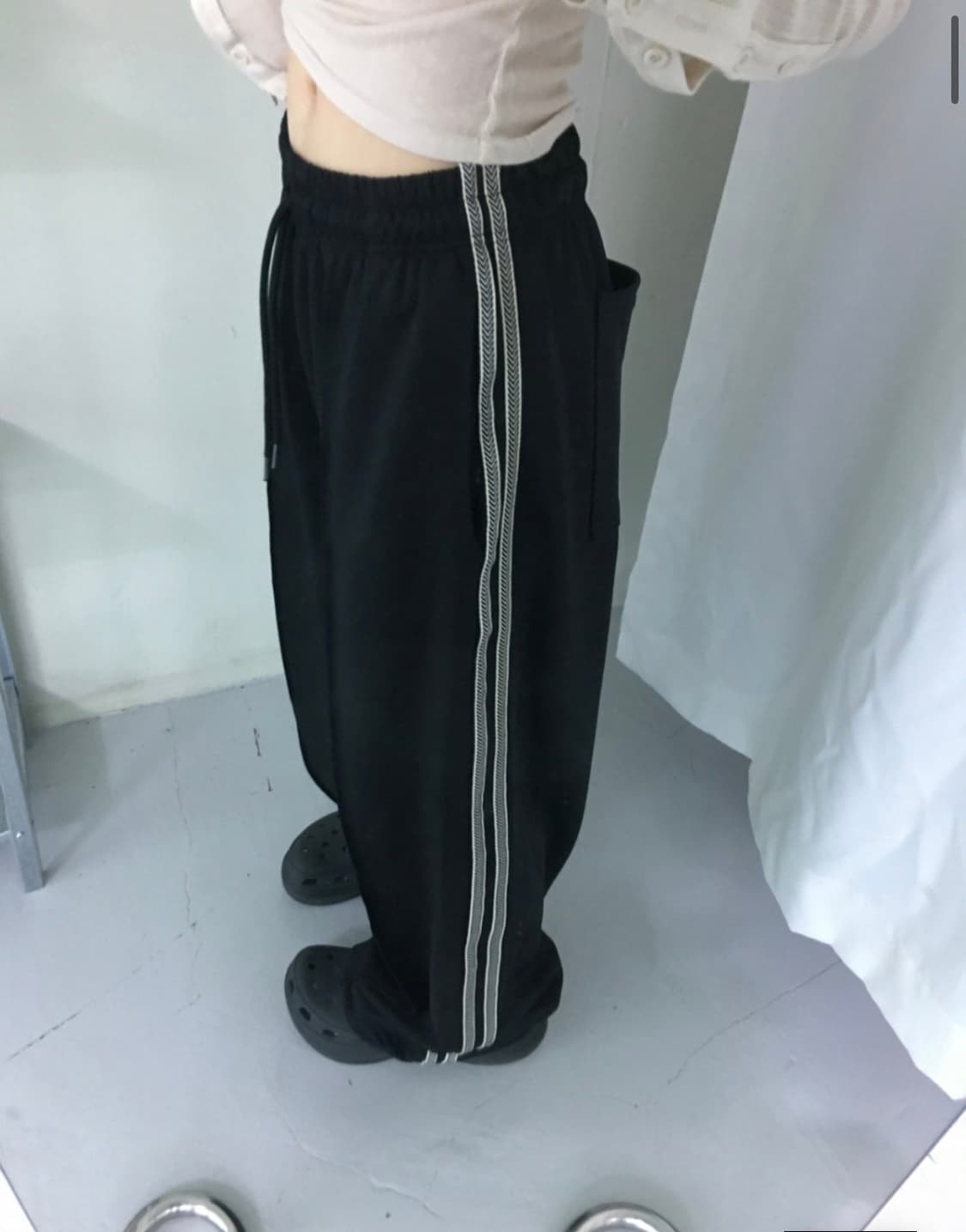 아워캐비넷 아이스 트랙 팬츠 네이비 M 남서연님 착용 상품이미지4