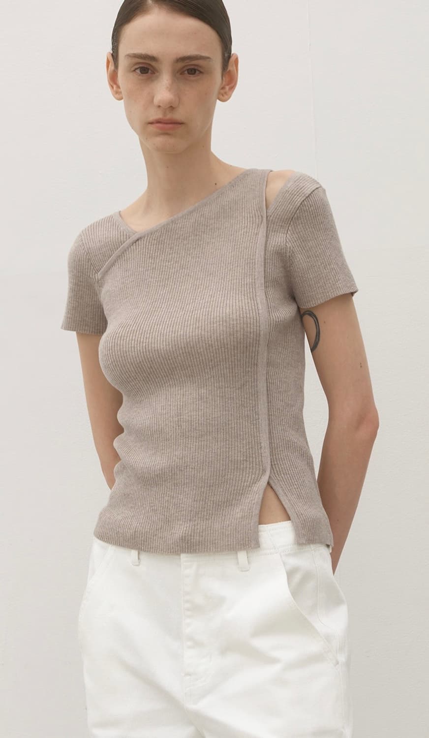 아뜰리에나인 EDWIN UNBALANCED CUTOUT KNIT 상품이미지2