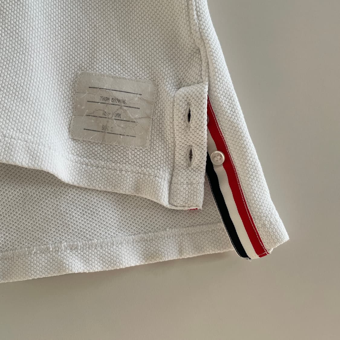 톰브라운 화이트 PK 반팔 티셔츠 상품이미지5