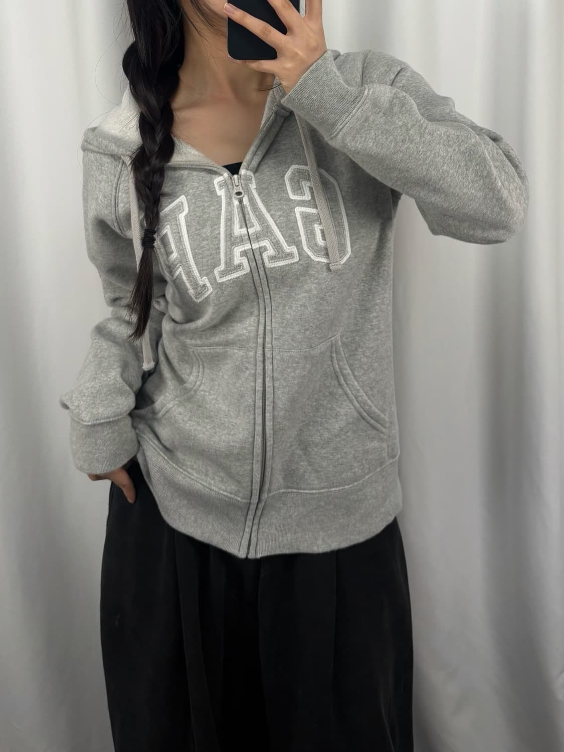 갭 빅로고 그레이 후드집업 상품이미지1