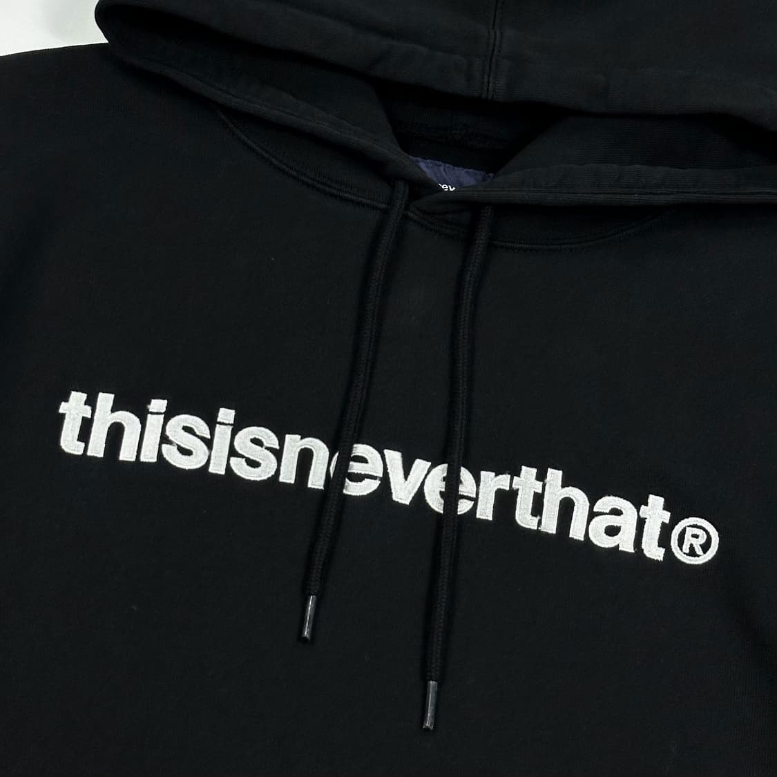 디스이즈네버댓 (디네댓) 블랙 자수 후드티 (XL) 상품이미지3