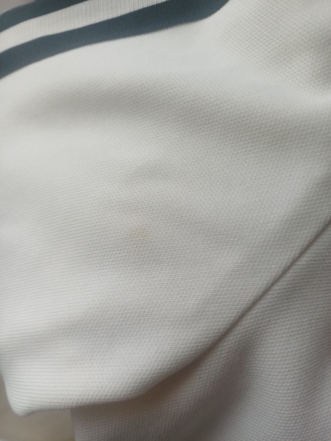 아디디스 브뤼셀 트랙탑 흰검 희귀매물 (네고O) 상품이미지4