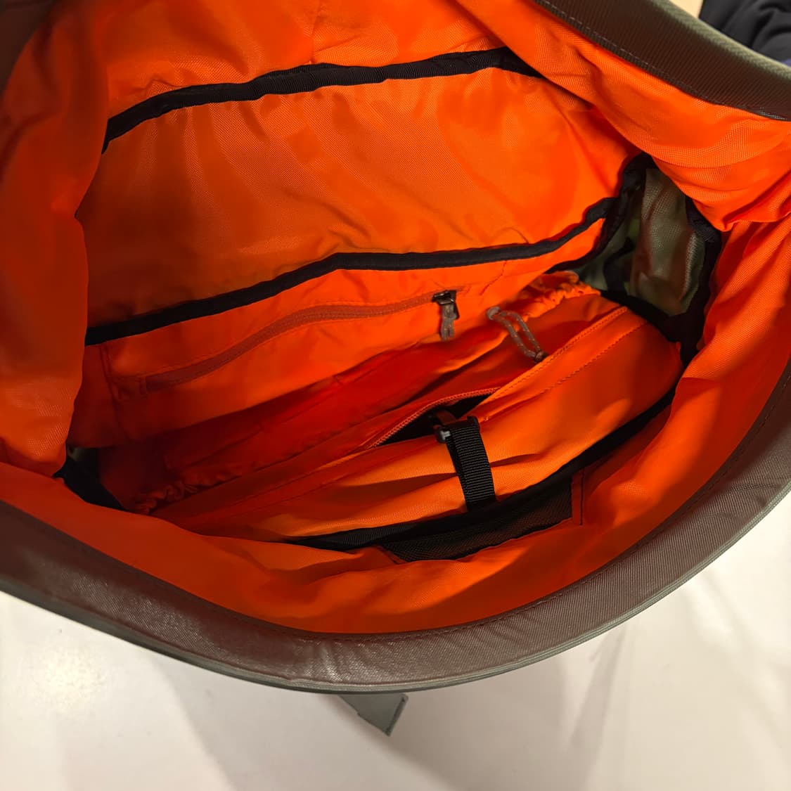 아크테릭스 스피어 25 백팩 카키 상품이미지9