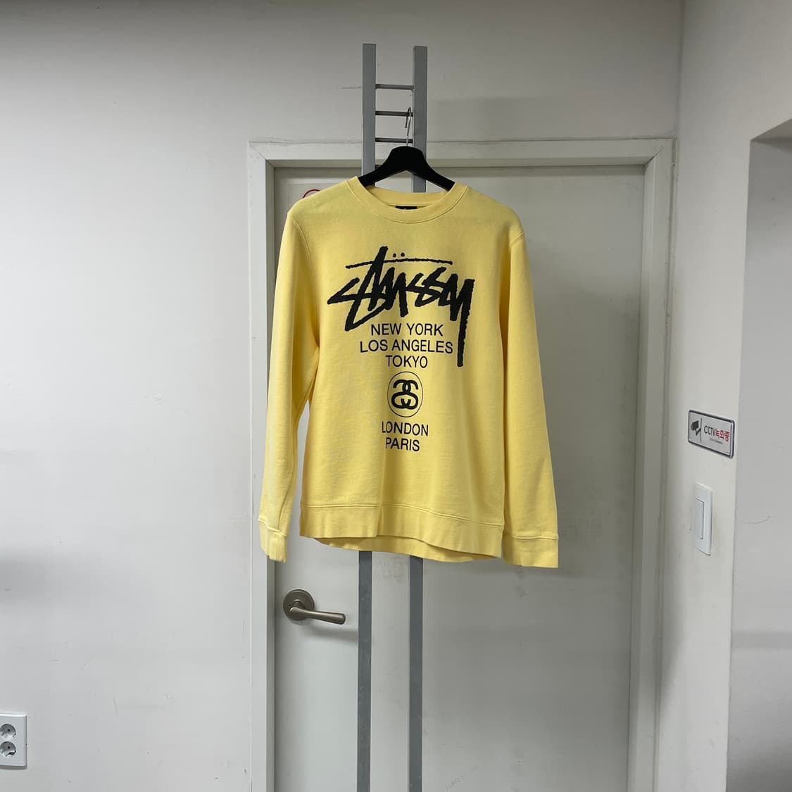 스투시 월드투어 맨투맨 M 상품이미지1