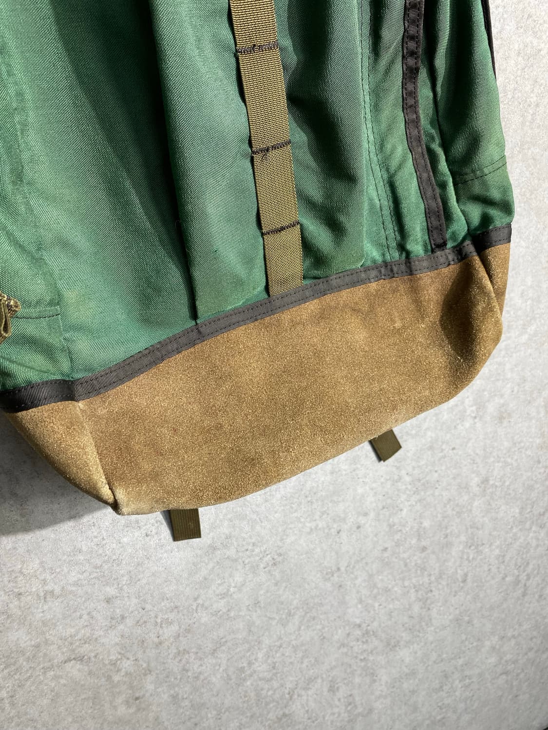 [37*50] 90s Gregory 그레고리 스웨이드 바텀 백팩 상품이미지5