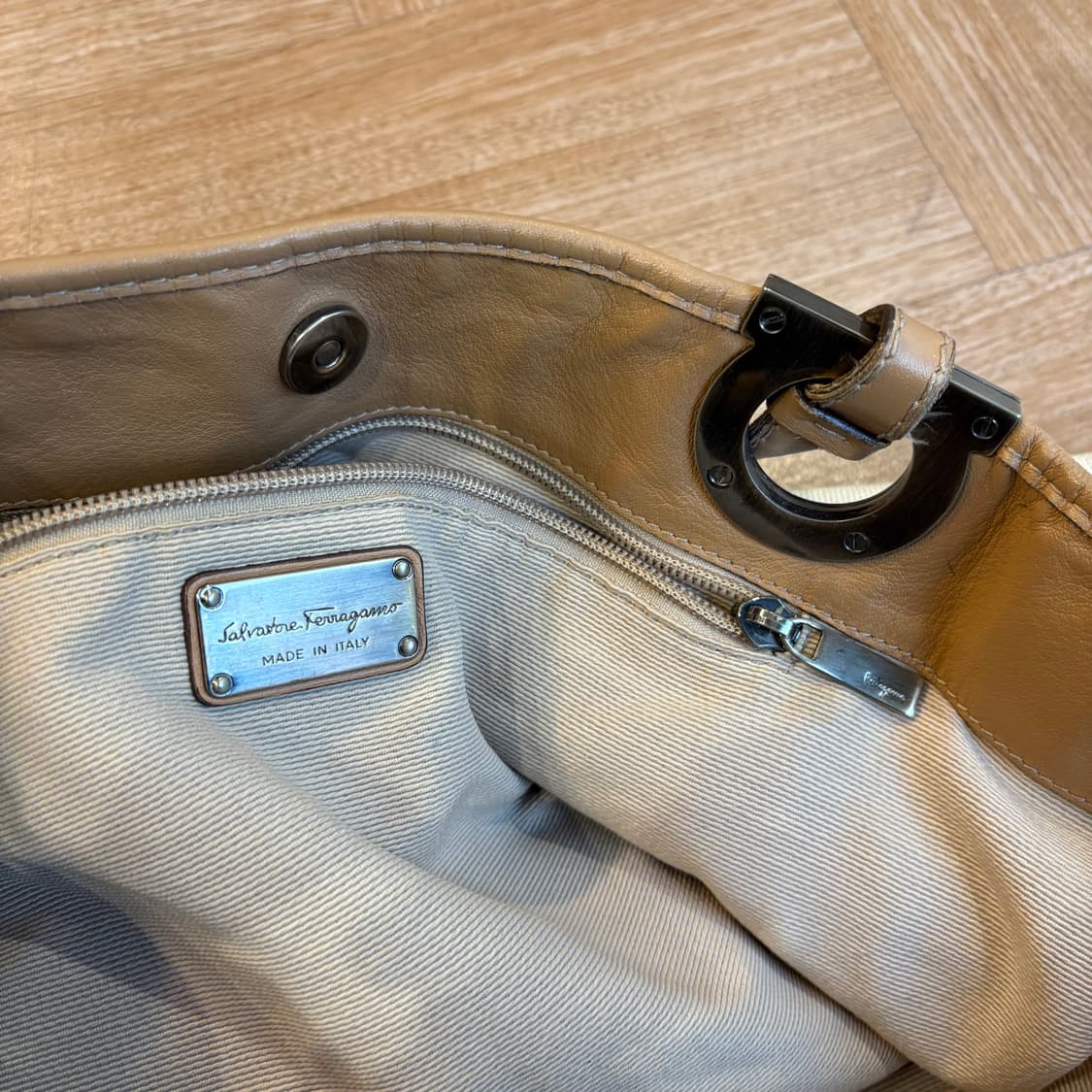 살바토레 페레가모 브라운 간치니 토트백 상품이미지9