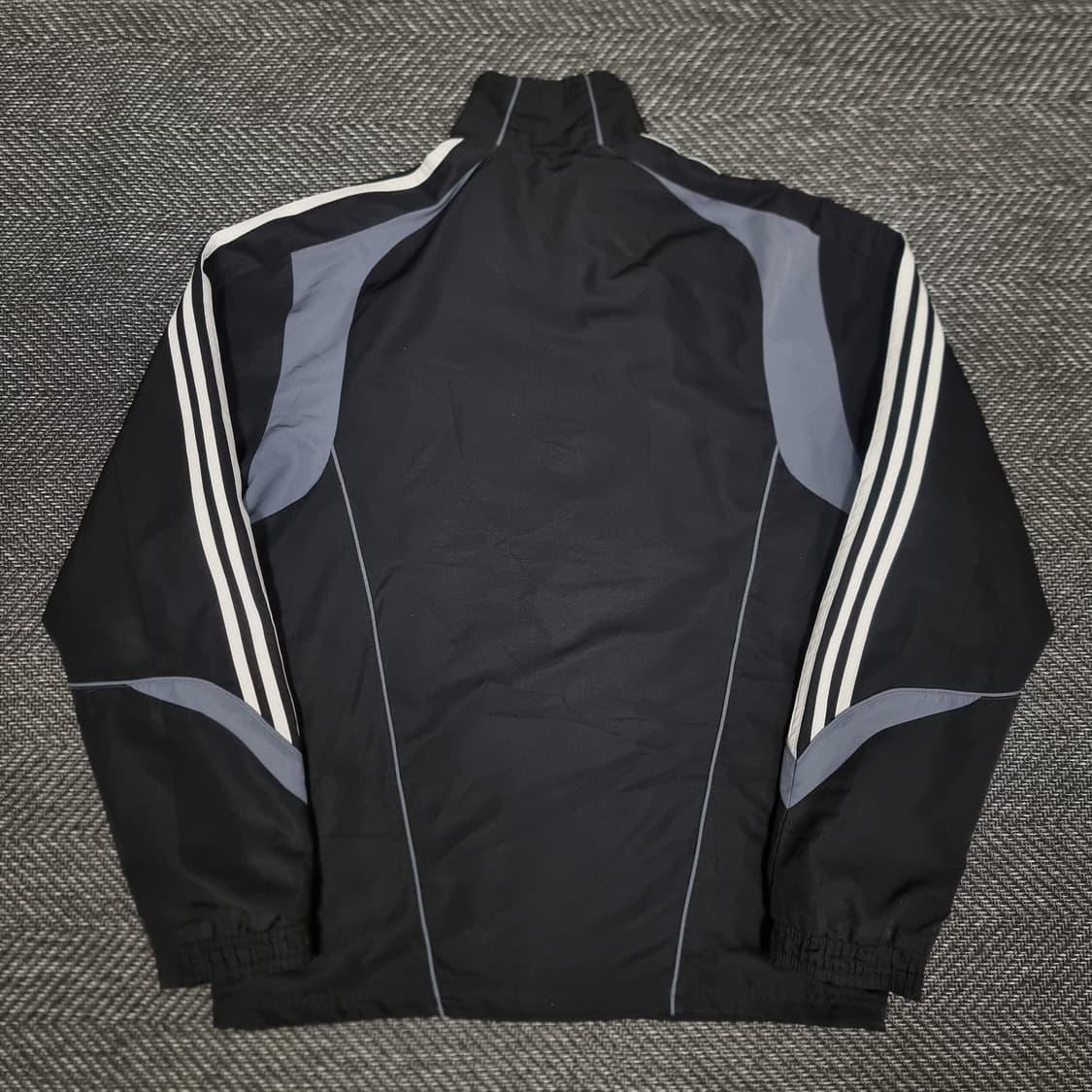 아디다스 뉴캐슬 커스텀 바람막이 상품이미지2