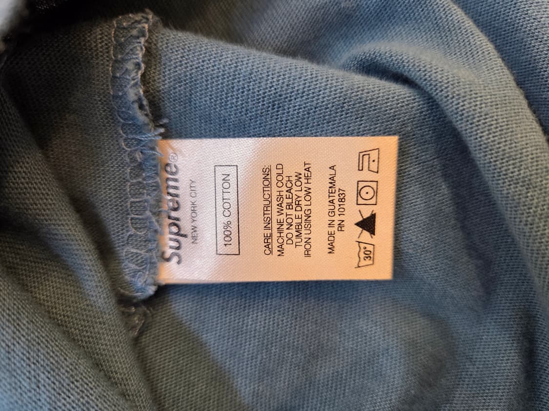 슈프림 스크립트 로고 자수 반팔 티셔츠 상품이미지4