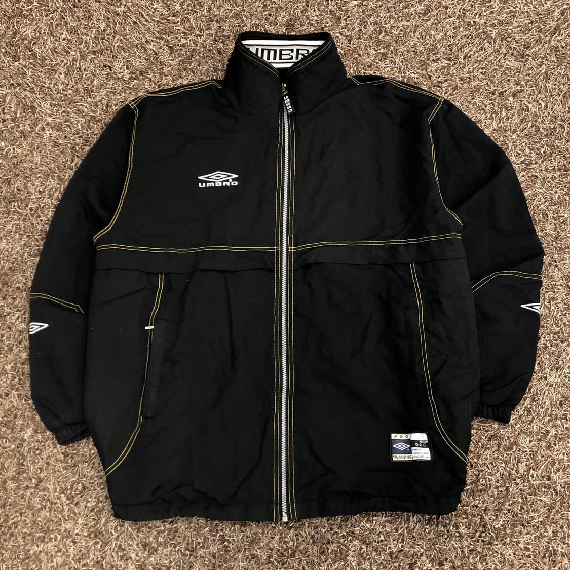 엄브로 올드스쿨 바람막이 자켓 상품이미지1