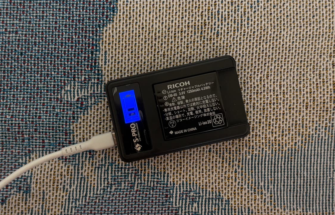 리코 GR2 디지털카메라 풀세트(카메라,베터리,충전기,스트랩,파우치 등) 상품이미지4