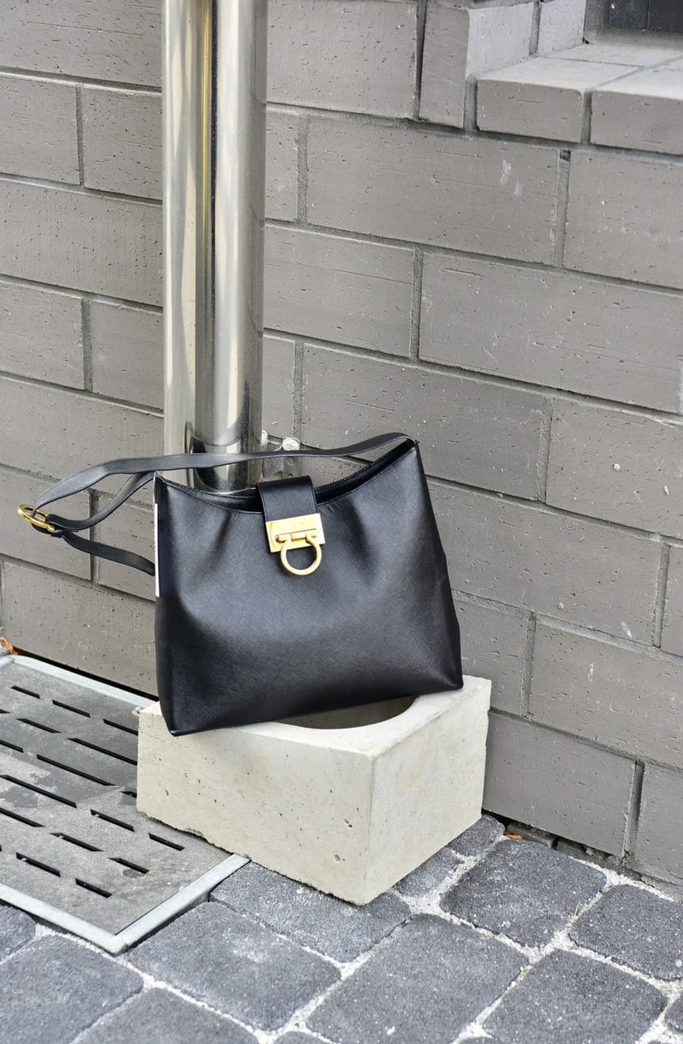 페라가모 간치니 트리폴리오 숄더백 (정품) 상품이미지1