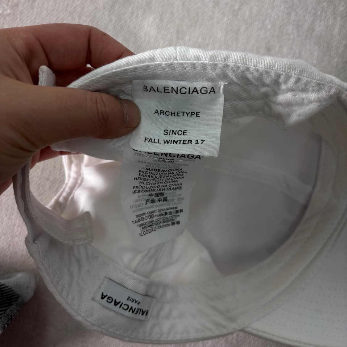 발렌시아가 화이트 자수 볼캡   상품이미지8